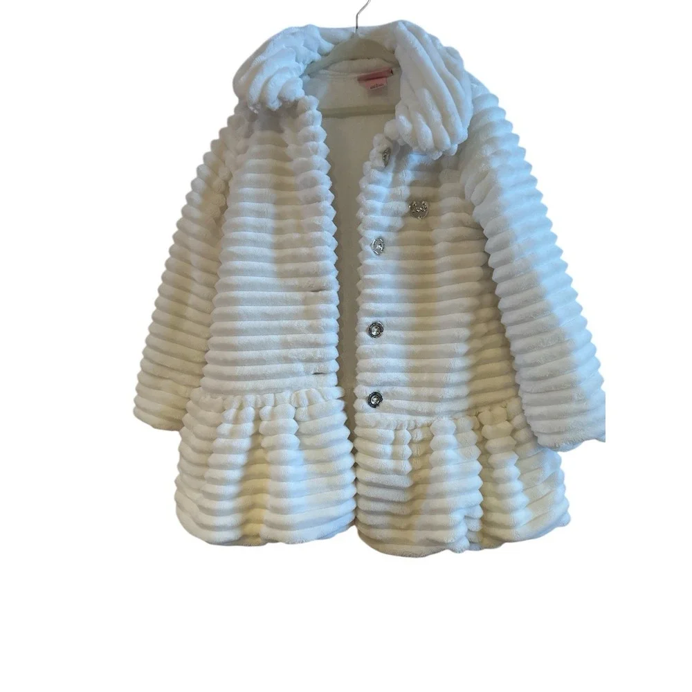 Juicy Couture White Faux Fur Children's Size 6 White Silver Buttons Lined Coat‎